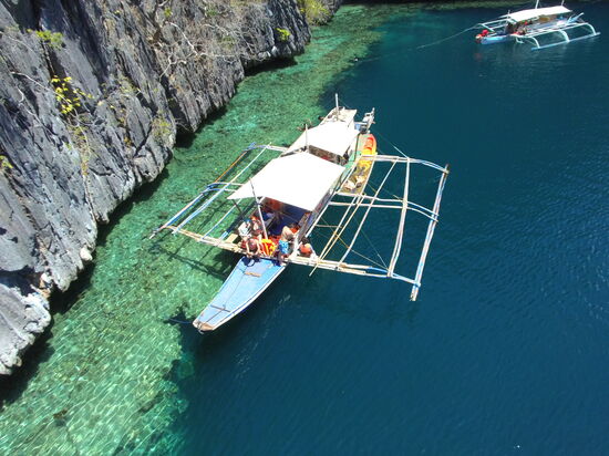 Vor mir auf dem Boot der Landeplatz. Knapp bemessen.....