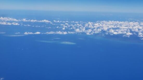 Immer wieder winzig kleine Inseln mitten in der Sulu-See.