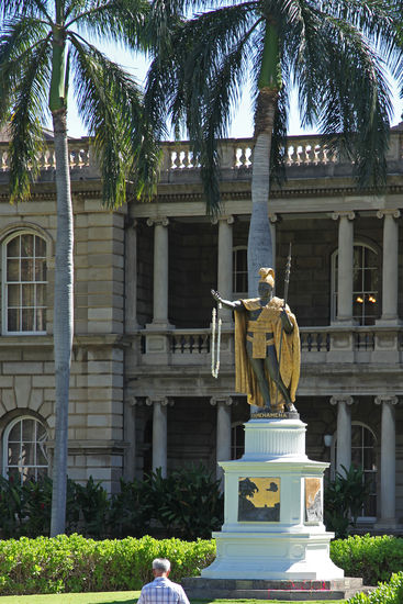 Kamehameha I (ca. 1736–1819) unterwarf die einzelnen Fürstentümer der Inseln und vereinigte sie erstmals als "Königreich Hawai'i".