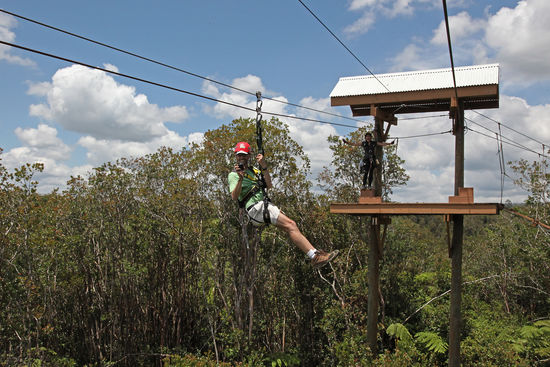 Schnell umgestöpselt und weiter geht's auf immer weiteren und schnelleren Abschnitten auf der Zipline.