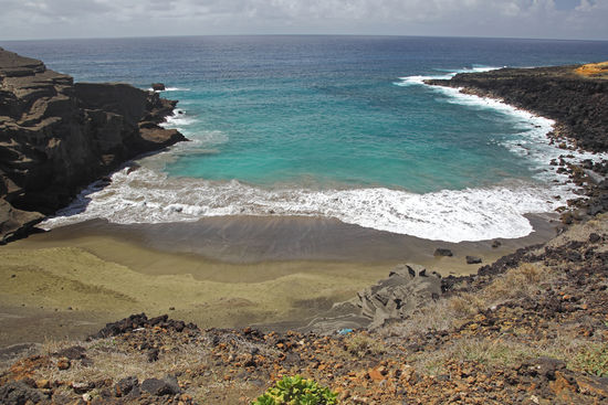 Green Sand Beach: Surf's up!