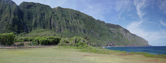 Die "Mauer", die die Halbinsel Kalaupapa vom Rest der Insel Moloka'i trennt...
