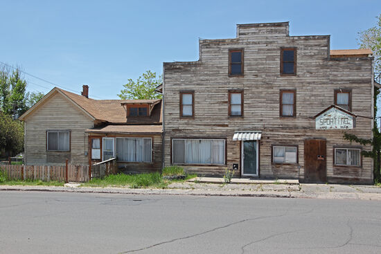 Impressionen aus Burns, Oregon
Viele Häuser in Burns scheinen einer Wildwestromantik entsprungen zu sein. Nur: der marode Charme ist kein Charme, sondern Zeugnis der Armut in diesem Landstrich.