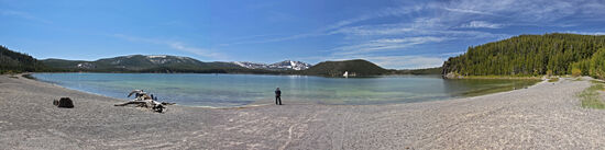 East Lake
Der zweite See in der mächtigen Newberry-Caldera ist East Lake. An seinem Ufer befindet sich eine kleine Lodge, aber die Gegend ist alles andere als überlaufen. Ausländische Touristen finden meist sowieso nicht den Weg hierher. Angler und Wanderer sind wohl das Hauptklientel für dieses Idyll.