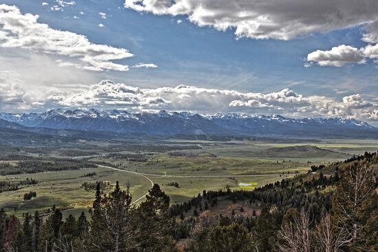 Bergkette der Sehnsüchte
Geht's noch malerischer? Die Kette der Sawtooth Mountains throhnt hoch über dem Tal des Salmon River, der auch als "River of no return" bekannt wurde.
