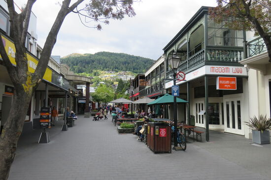 Fußgängerzone im Zentrum von Queenstown