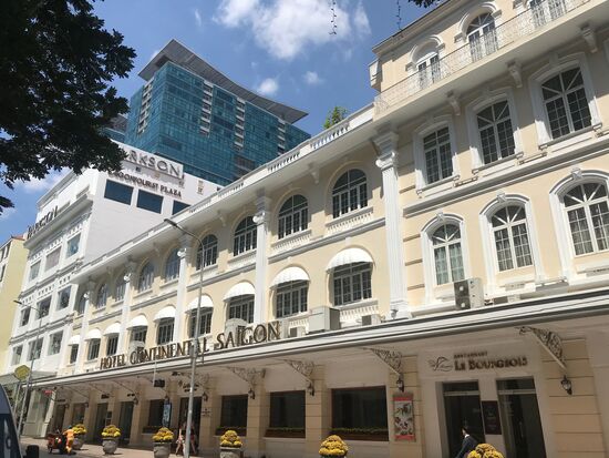 Das alte Hotel Continental neben dem Saigoner Operngebäude.
