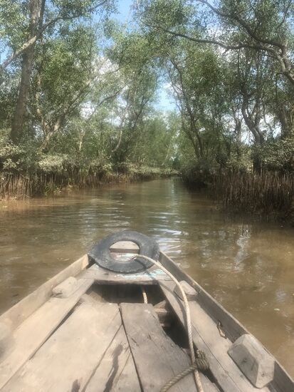 Noch sind die Kanäle mit Wasser gefüllt. Wenige Minuten später kommt die Ebbe und die Kanalfahrten Düsen eingestellt werden.
