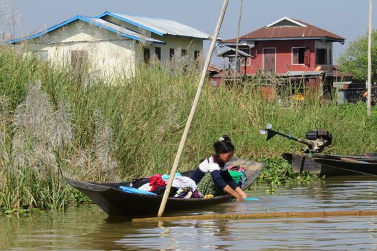Wäschewaschen am Sonntagmorgen