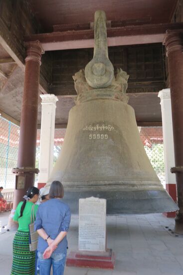 Dafür wurde die neben der Pagode die weltweit zweitgrößte Glocke fertiggestellt und sie gibt sogar Töne von sich, wenn man sie anstößt. Das soll die größte Glocke in Moskau nicht können, wird uns berichtet.