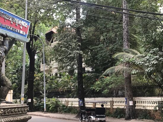Im französischen Viertel der Stadt mit prächtigen Häusern im westlichen Baustil und viel subtropischem Grün.