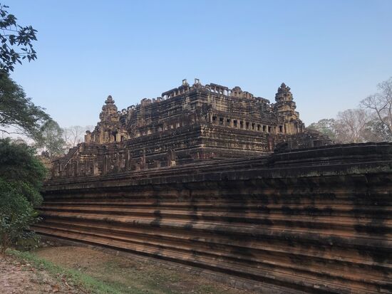 Die Tempelanlage Baphuon im Morgensonnenlicht.