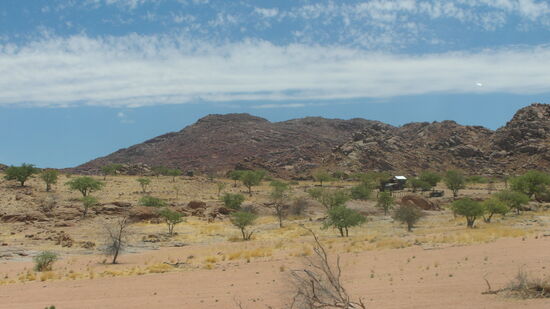 Immer wieder passieren wir Ansiedlungen der Einheimischen.