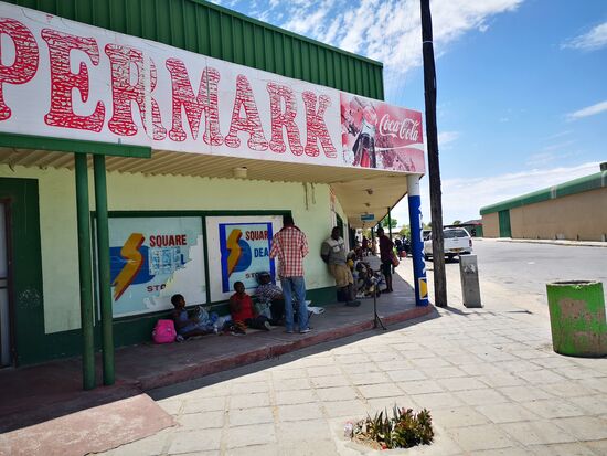 Der örtliche Supermarkt.