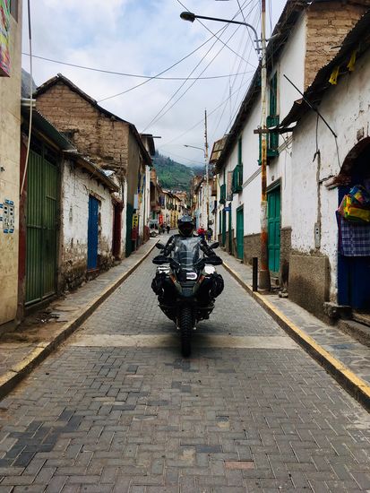 Die Hauptstraße von Cotahuasi.