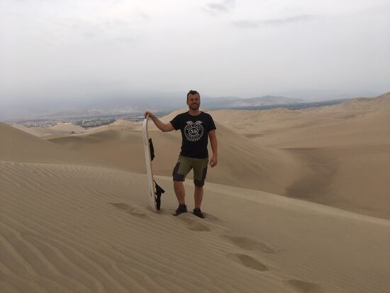 Fast schon wie ein Profi, das Sandboard fahren war der Hammer....