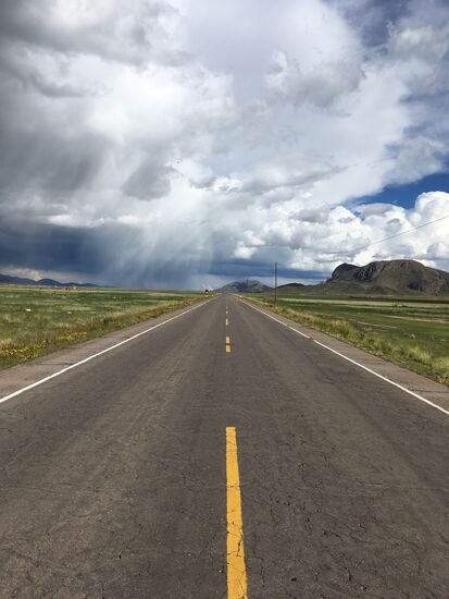 Fahrt von Cusco nach Copacabana auf einer Hochebene um die 4000 Meter über Null.