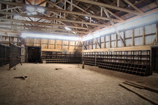 Alte Halle von innen, der Zweck dieser Halle hat sich mir nicht erschlossen.