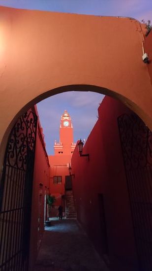 Abenddämmerung im Gouverneurspalast