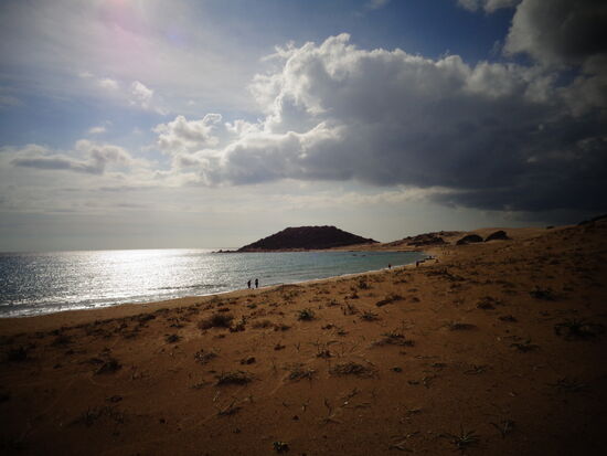 Der "Golden Beach" wird im Westen von einer hohen Düne begrenzt