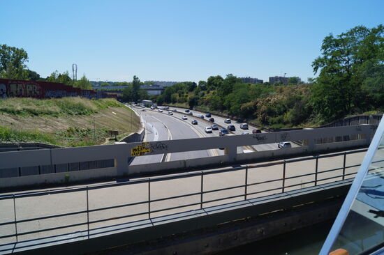 Kanabrücke Toulouse, wir fahren über die Autobahn
