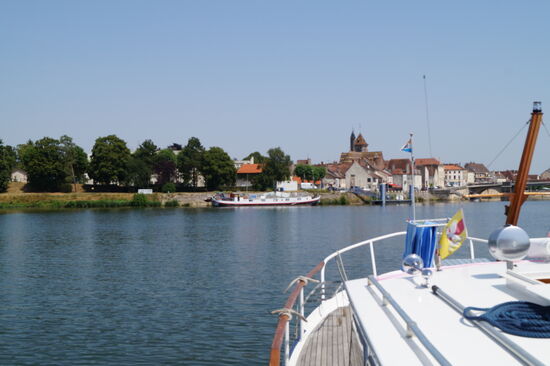 Wir laufen in St. Jean de Losne ein.