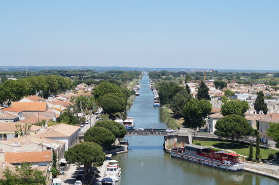 Kanal von Aigues Mortes aus