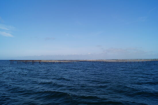An Austernbänken vorbei über den Etang de Thau Richtung Canal du Midi
