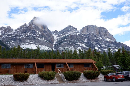Das Crossing Resort in idyllischer Lage. Allerdings ist der Lack schon gut ab. Auf den Bildern siehts aber gar nicht so schlecht aus. Bin selbst erstaunt