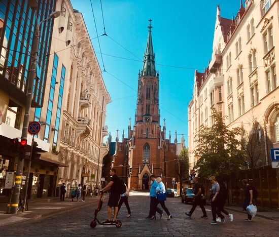 Schön hier, ich bin hin und weg.... leider kann man nicht alle Eindrücke festhalten, aber Riga ist toll!!! Zumindest das was ich in der kürze der Zeit so sehen konnte...