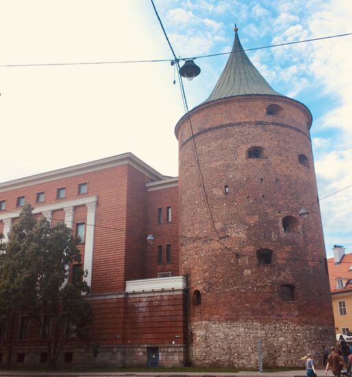 Pulverturm, da ist jetzt ein Kriegsmuseum drin