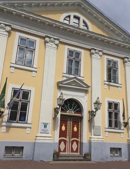 Rathaus mit Touristeninformation... wieder viel Lesematerialien kostenlos eingesammelt