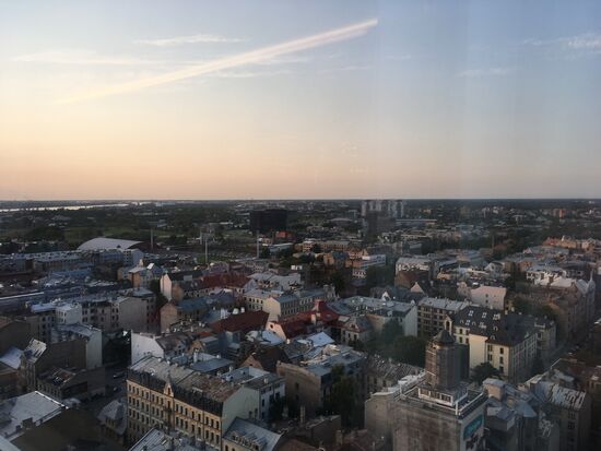 Im Hintergrund das Stadion vom FC Riga