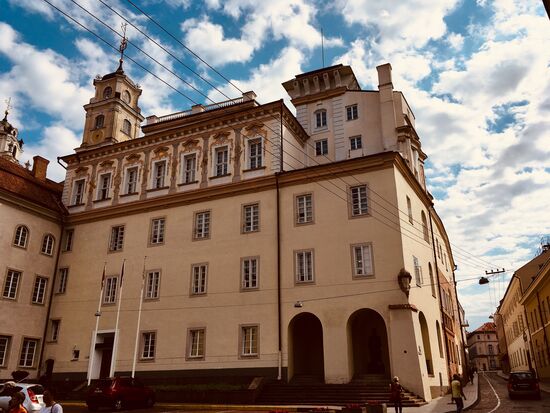 Weiter durch die Straßen von Vilnius