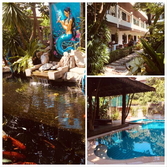 Unser Fahrer bringt uns in unser Hotel. Wir checken müde ein und gehen erst einmal schlafen..... es sind 28 Grad 