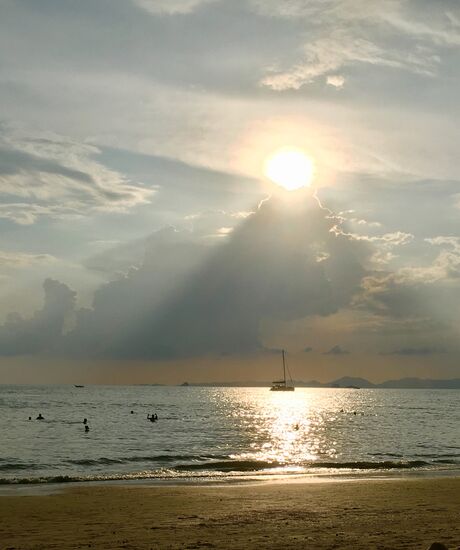 Die Sonne geht auch hier zeitig gg. 18 Uhr unter