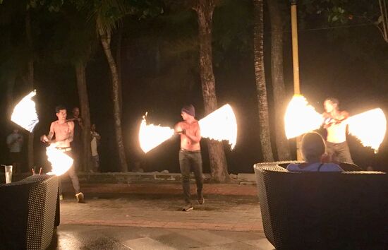 Sowie eine kleine Feuershow