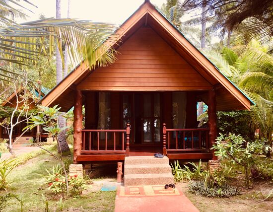 Unser Bungalow für die nächsten 12 Tage , Schuhe werden immer ausgezogen egal wohin man kommt ...