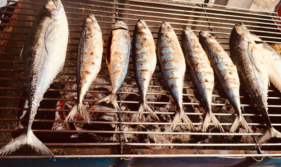 Eine Makrele gegrillt für 50 Baht (1,50€) mit Soße... lecker