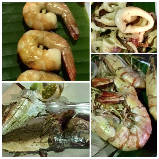 Garnelenspieß, ein gegrillter Thunfisch, 5 Kingprawns, 1 Tintenfisch alles für 370 Baht ( 11,10€) ... unschlagbar
