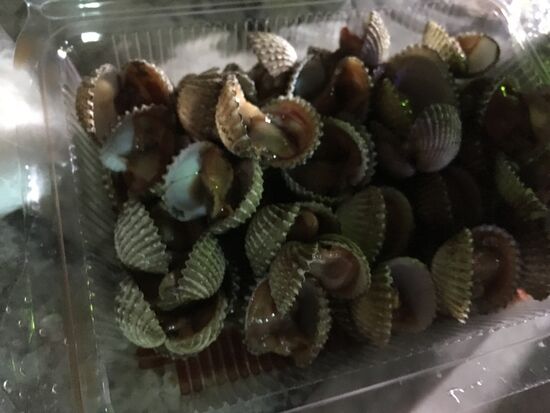 Kleine Muscheln für 100 Baht (3€)