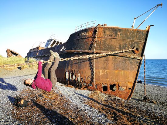 Das arme Schiff kann sich halt auch nicht mehr wehren. 