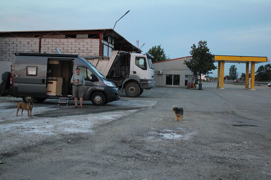 Unser Nachtlager an einer Tankstelle