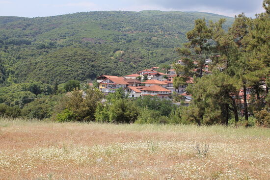 Das historische Bergdorf Panteleimonas