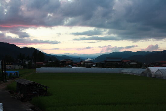 Die Sonnenuntergänge in Hida-Furukawa sind ein Erlebnis für sich.