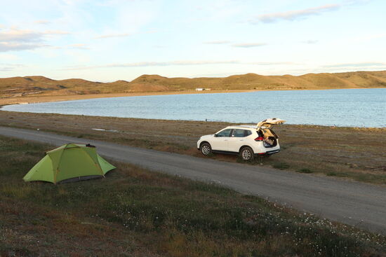 Erste Übernachtung an einem verlassenen See.