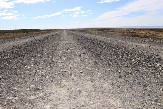 Hunderte Kilometer nichts als Schotterpiste.