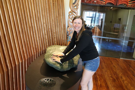 Greenstone im Museum in Dunedin - Anfassen bringt Glück!