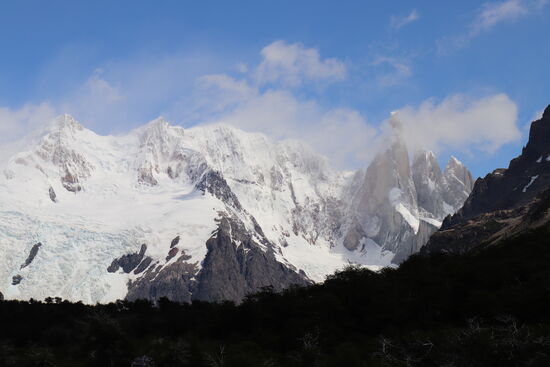 Links der berühmte Cerro Torre
