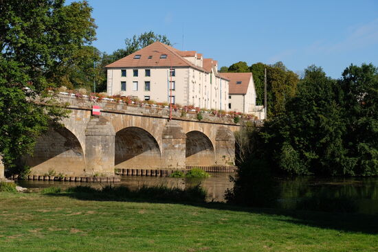 Die Steinbrücke von Port-sur-Saône.